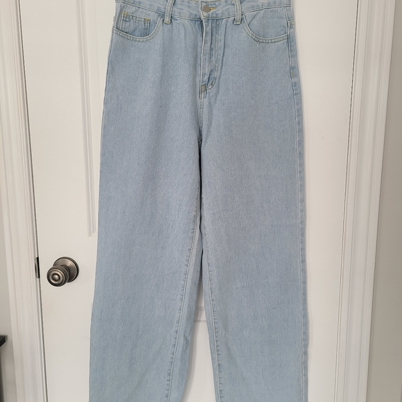 SHEIN Mom Jeans - Picture 2 of 2